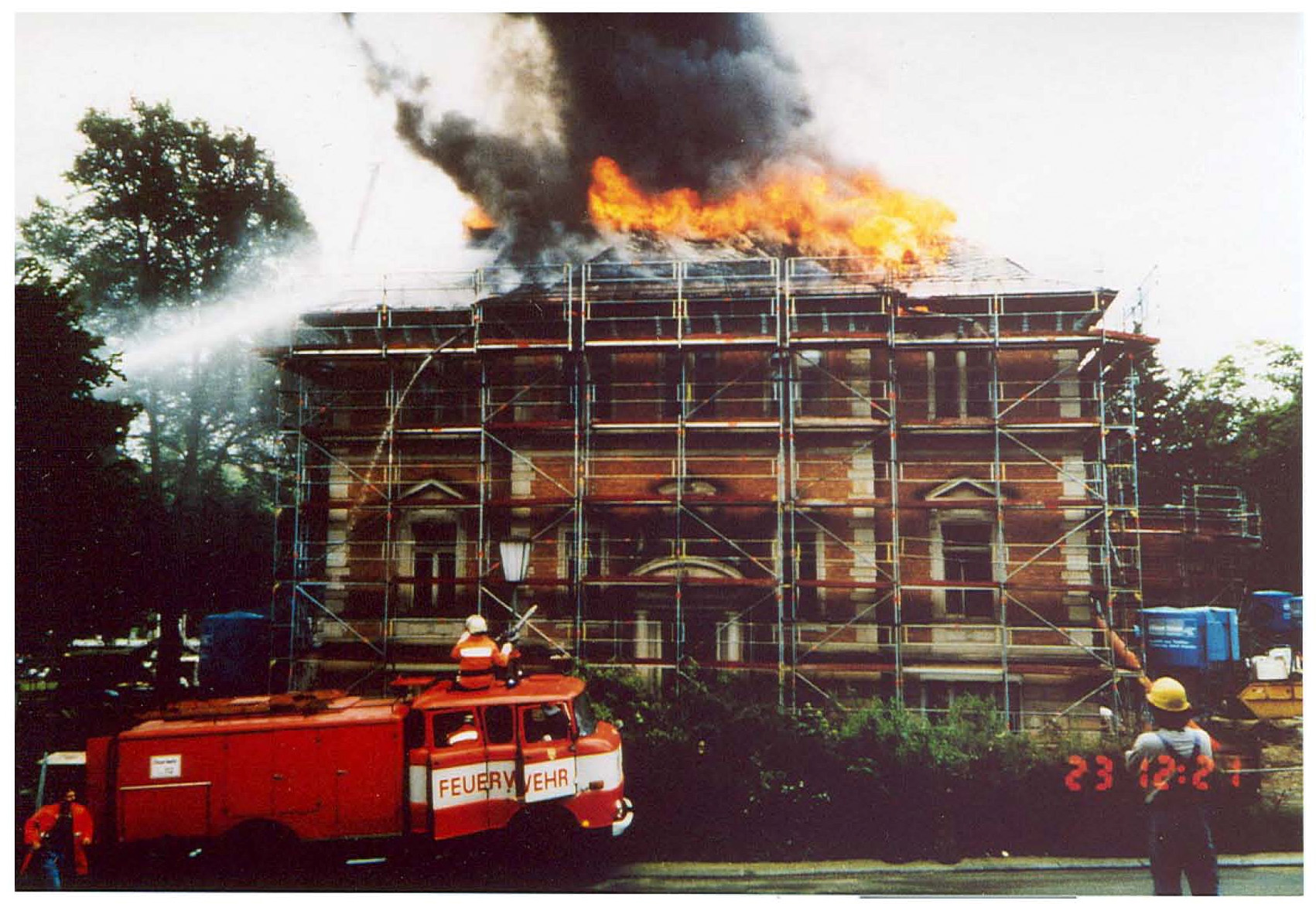 Пожар на крыше в музее утепленной эковатой (Франция)