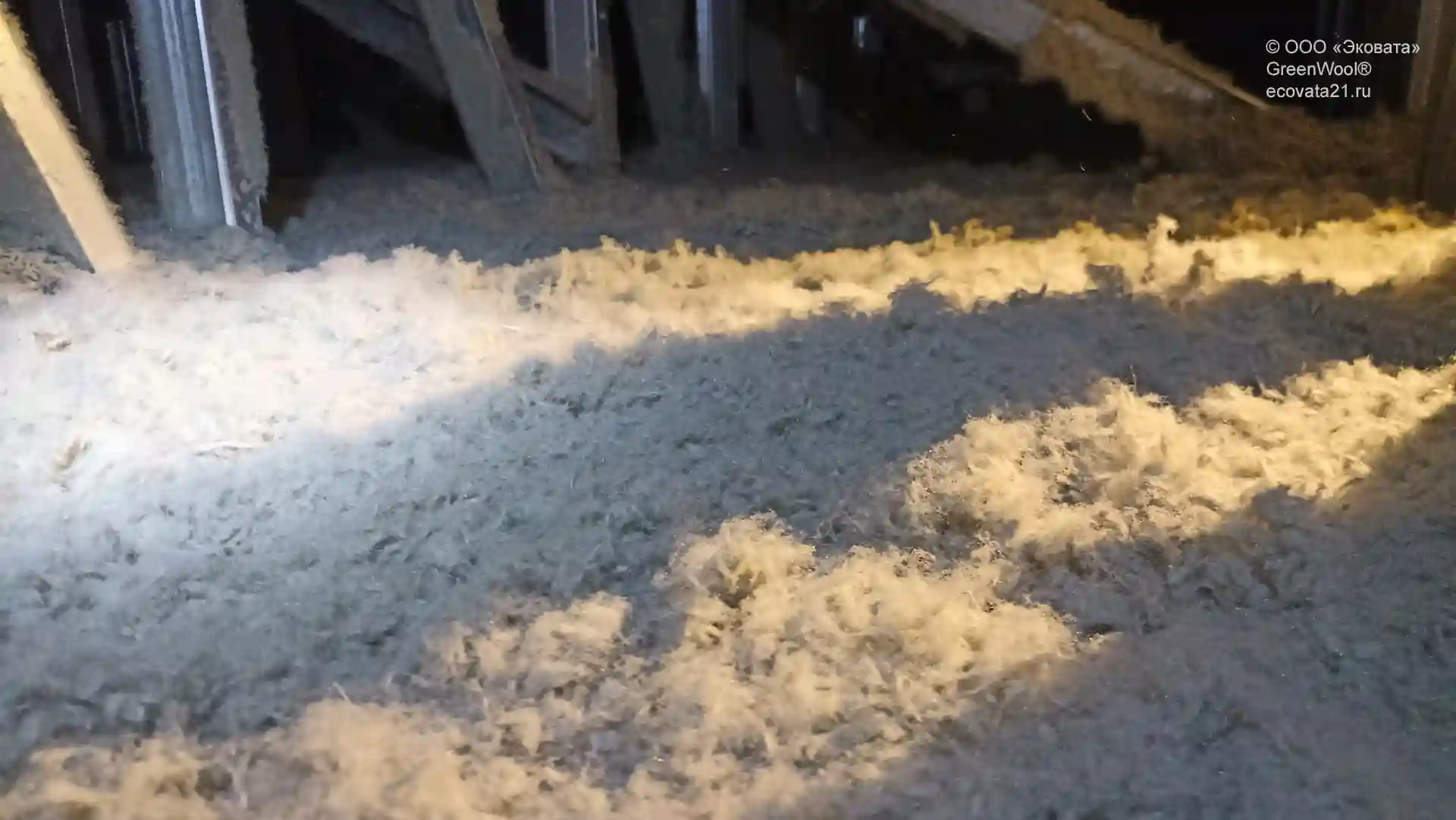 Площадь — 1200 м², толщина утеплителя — 200 мм, общий объём — 240 м³. Как наша компания утеплила чердак детского лагеря за 3 дня.