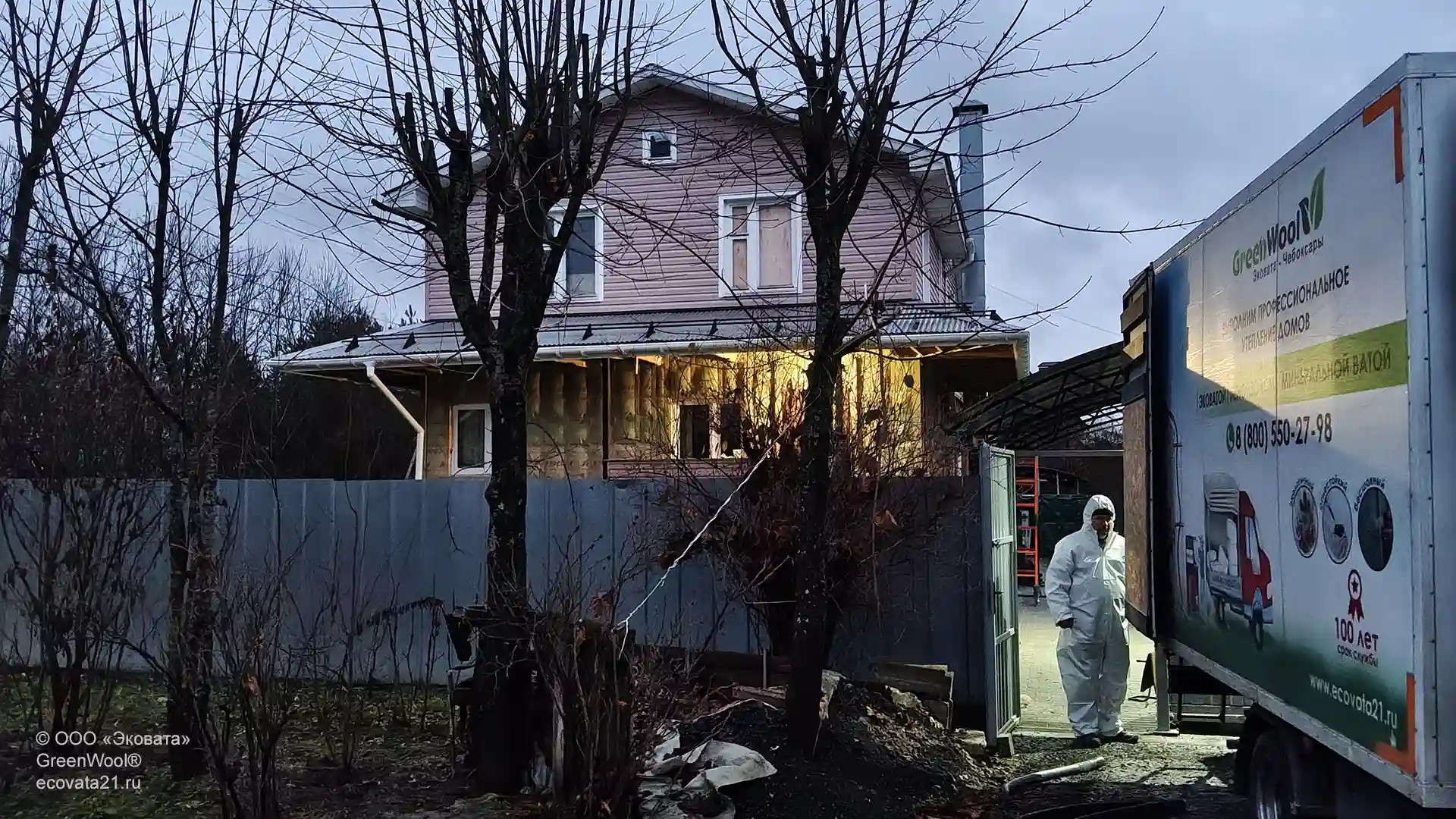 Профессиональное утепление эковатой в Подмосковье Фото 1. Объект: Все наши бригады ездят на брендированных машинах