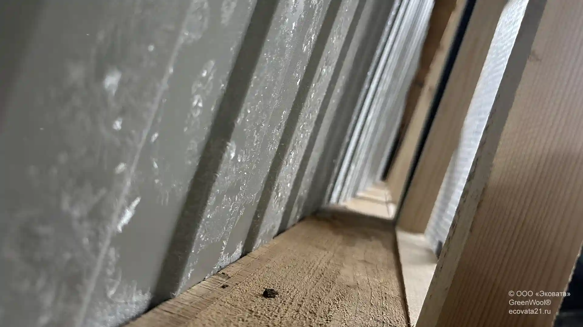 Пустота 150 мм под утепление эковатой. Монтаж эковаты в арочных ангарах: технология и подготовка