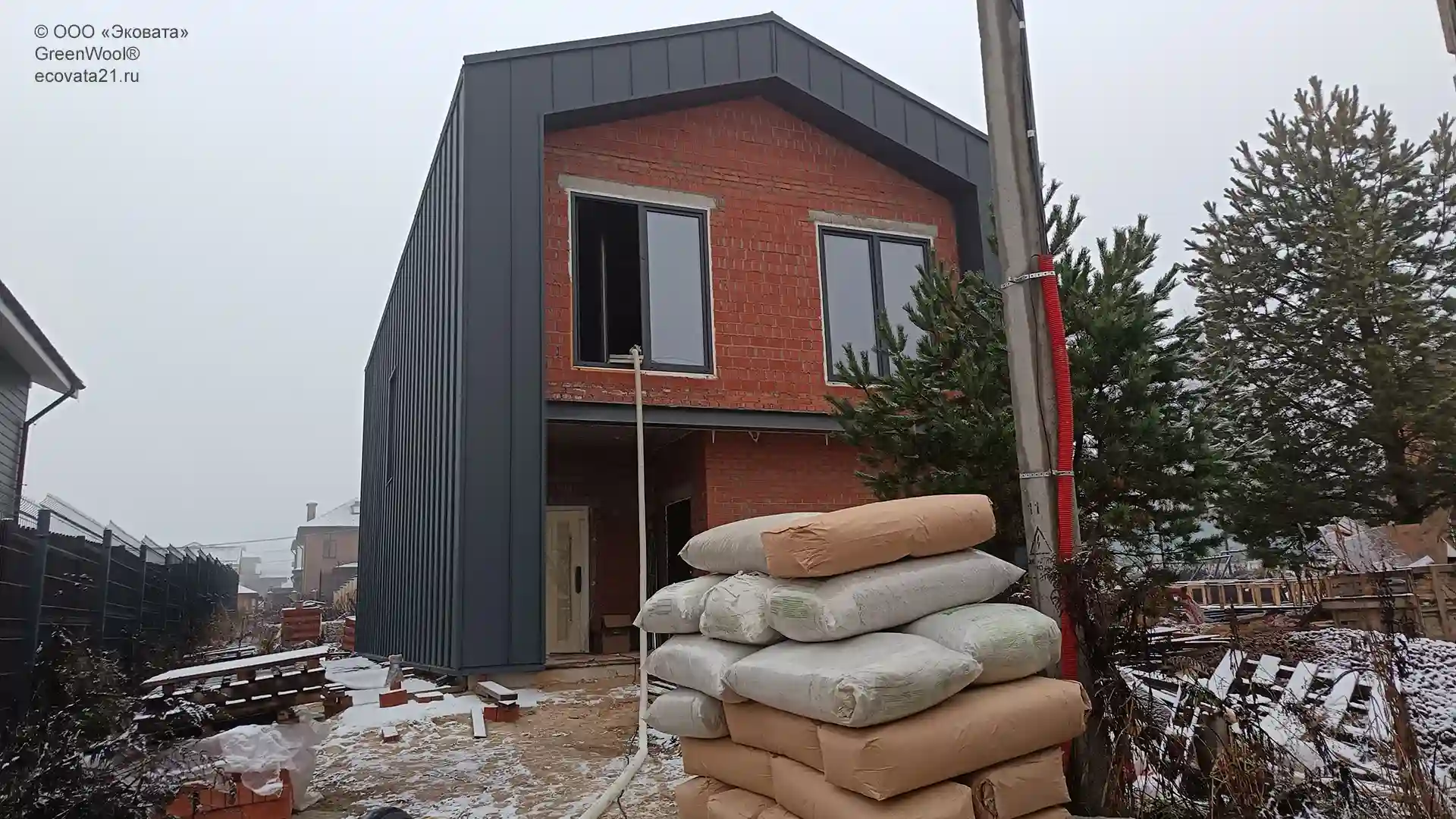 Объект: Просторный двухэтажный дом в стиле BARN. Утепление чердака эковатой в доме BARN.