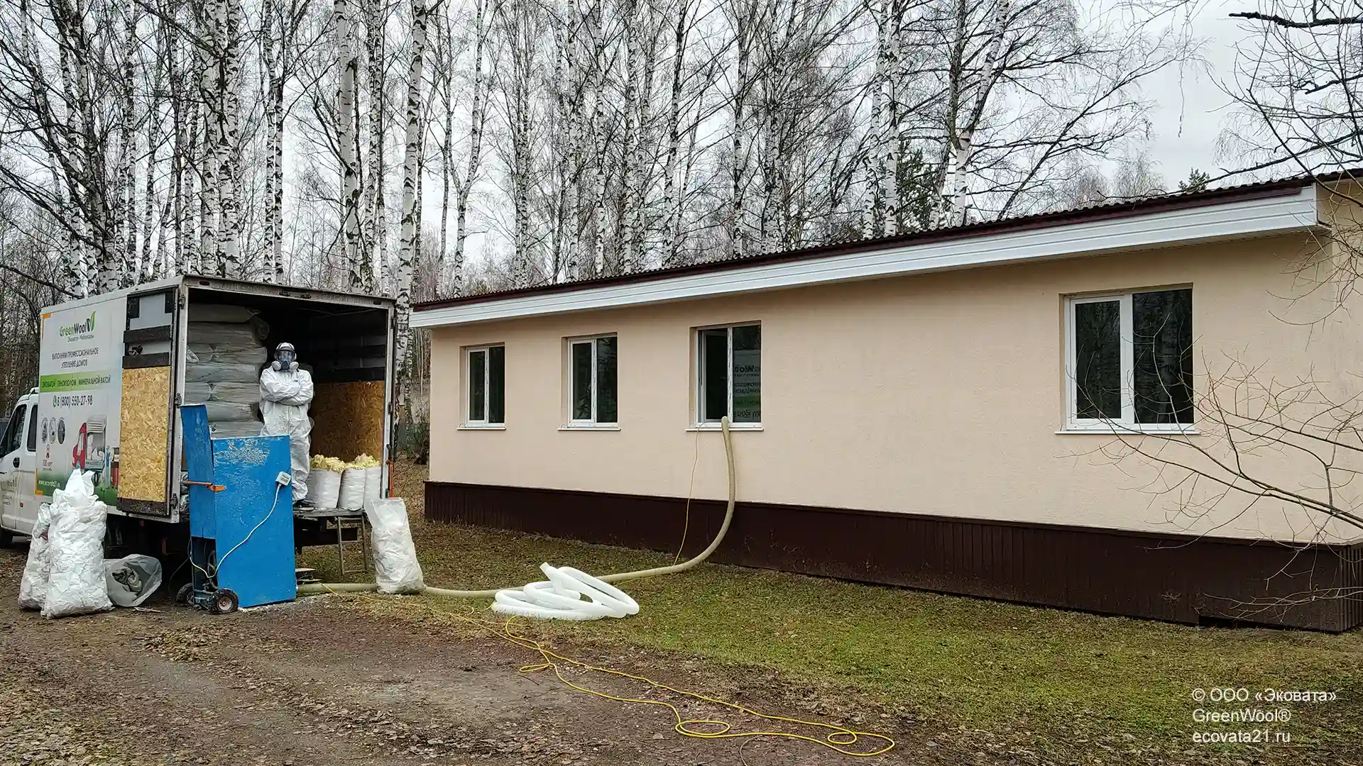 Объект: Детский лагерь «Радуга». Утепление чердака ЛСТК в детском лагере насыпной минватой.